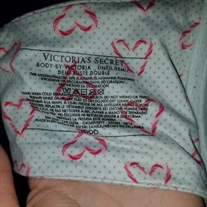 34DDD victorias secret